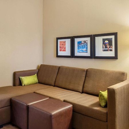 Comfort Inn & Suites At Crossplex Village Birmingham Exteriör bild