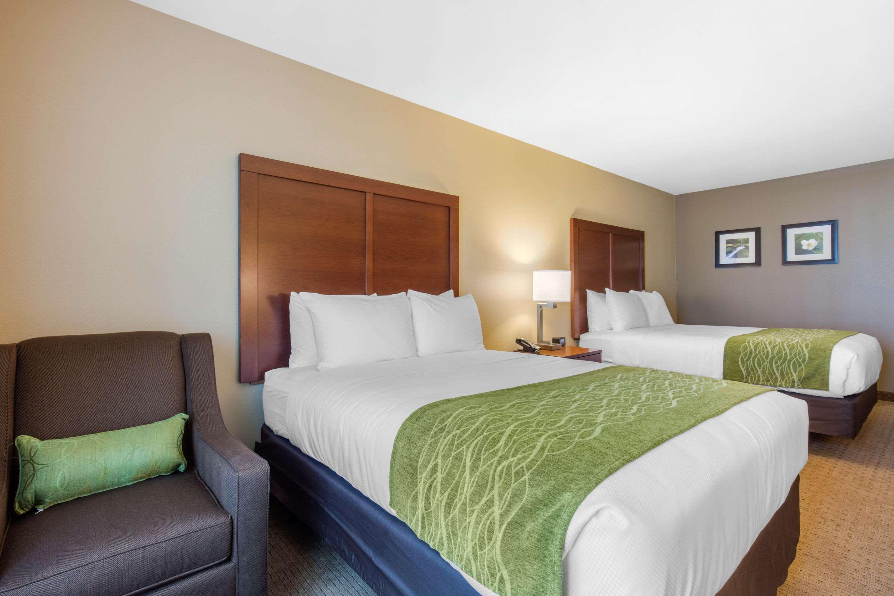 Comfort Inn & Suites At Crossplex Village Birmingham Exteriör bild