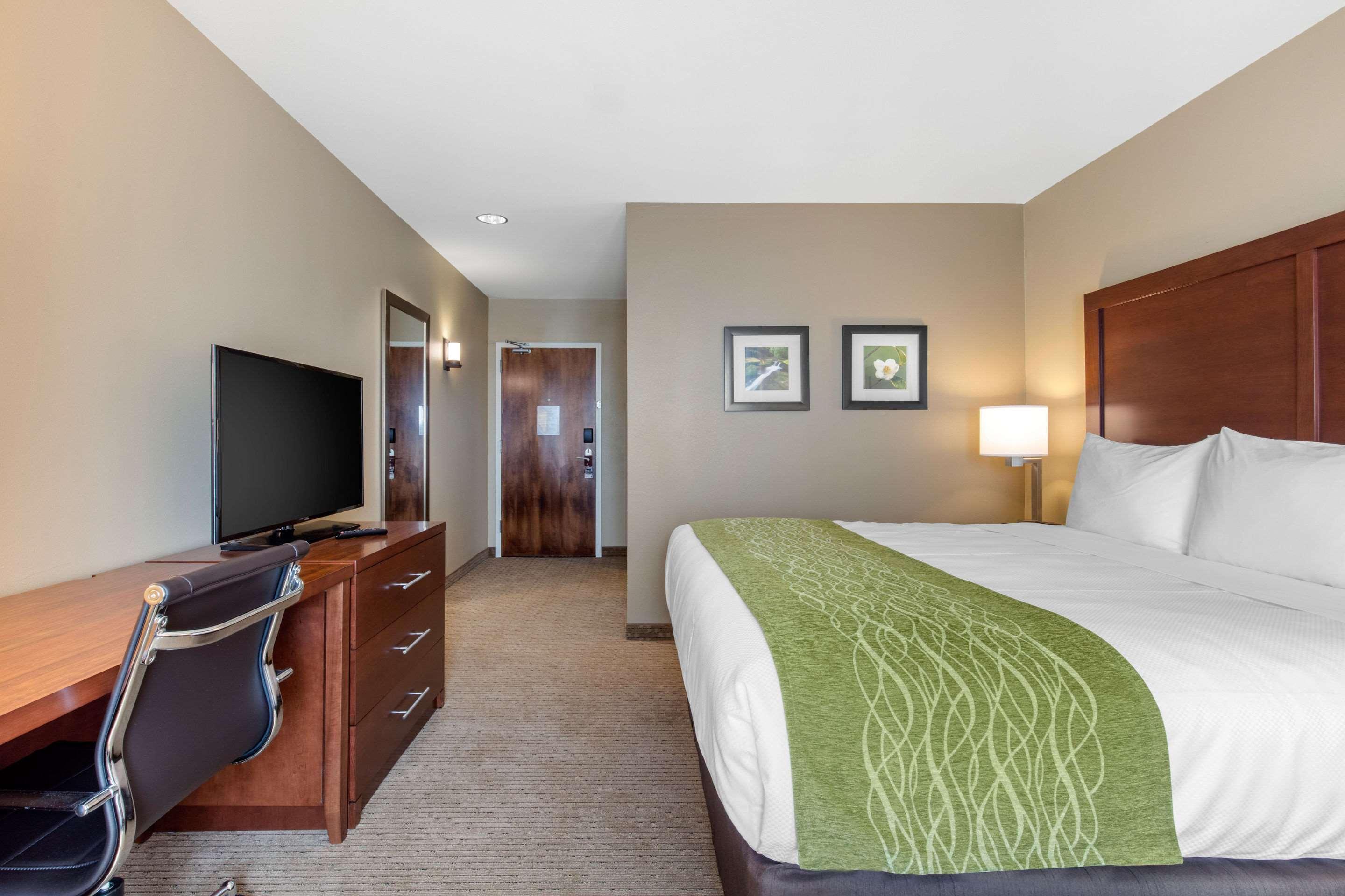 Comfort Inn & Suites At Crossplex Village Birmingham Exteriör bild