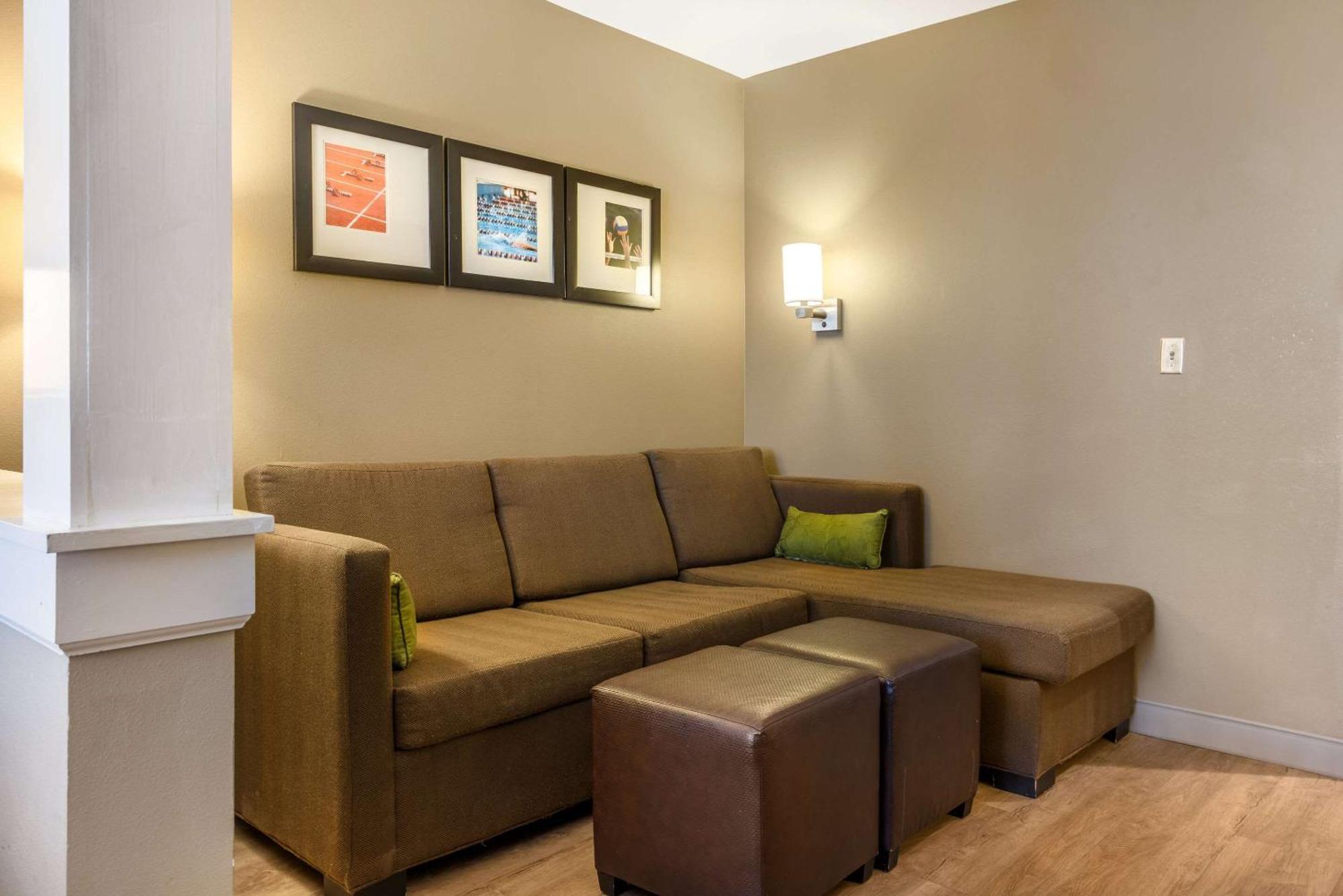 Comfort Inn & Suites At Crossplex Village Birmingham Exteriör bild