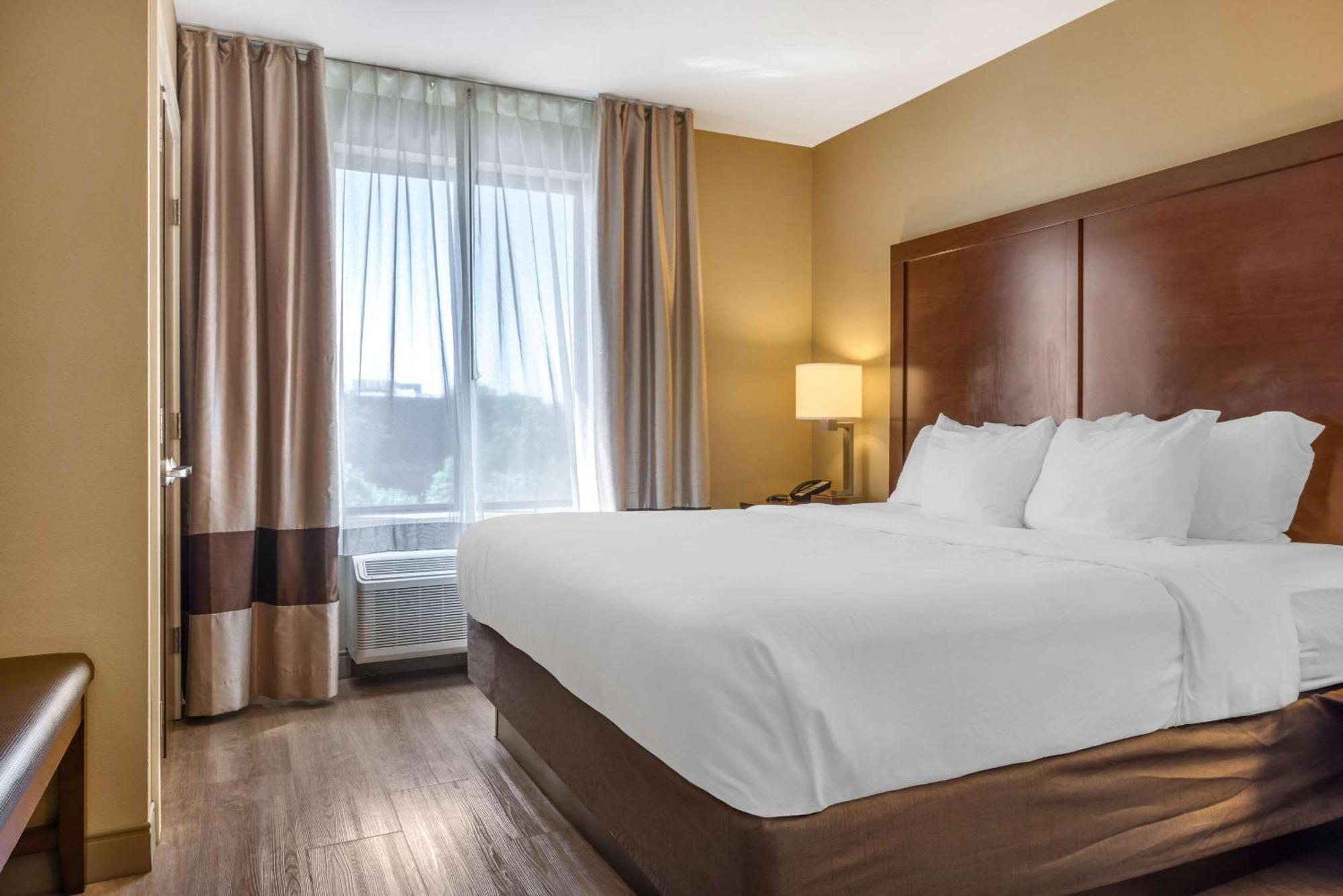 Comfort Inn & Suites At Crossplex Village Birmingham Exteriör bild